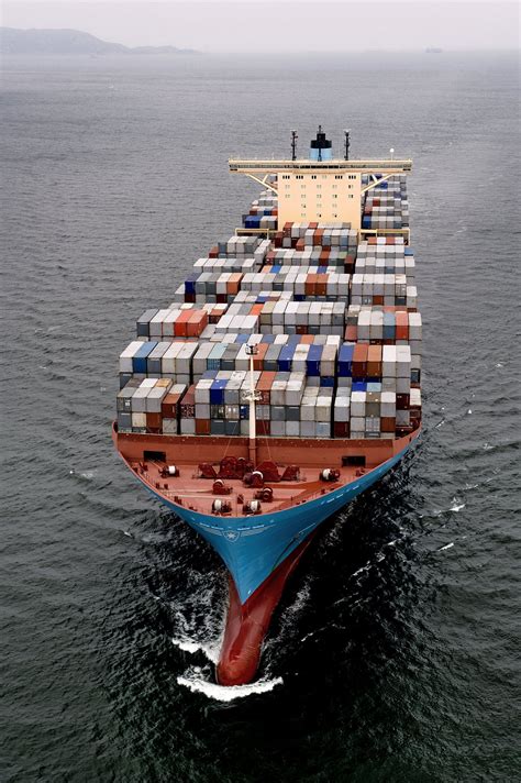 maersk shipping line stock